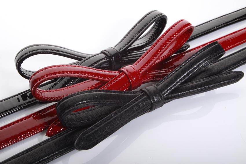 Cintura a nastrino versioni vernice nera, vernice rossa e nappa nera (4)